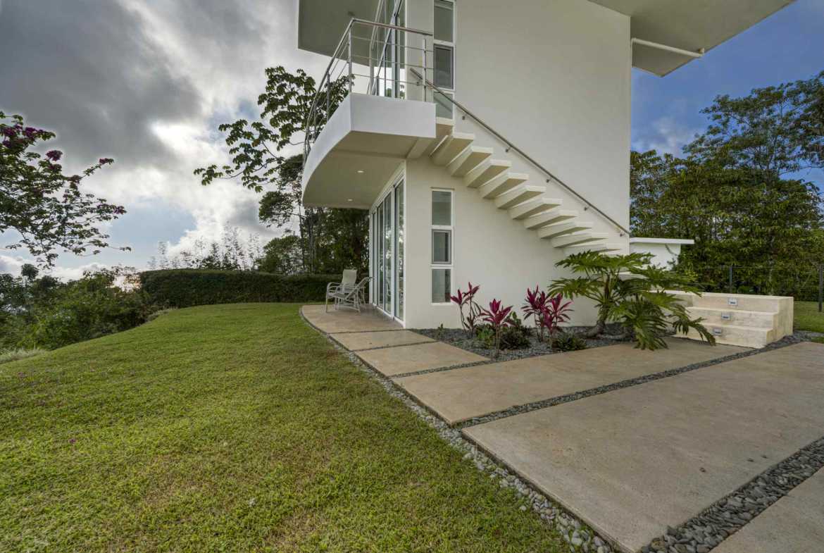 Luxury Home with 5 Bedrooms, Pool & Incredible Views in Costa Verde Estates above Dominicalito Costa Rica photo 10