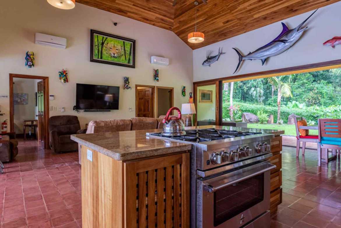 Luxurious 5-Bedroom Home with Ocean Views & Private Pool in Escaleras Costa Rica photo 8