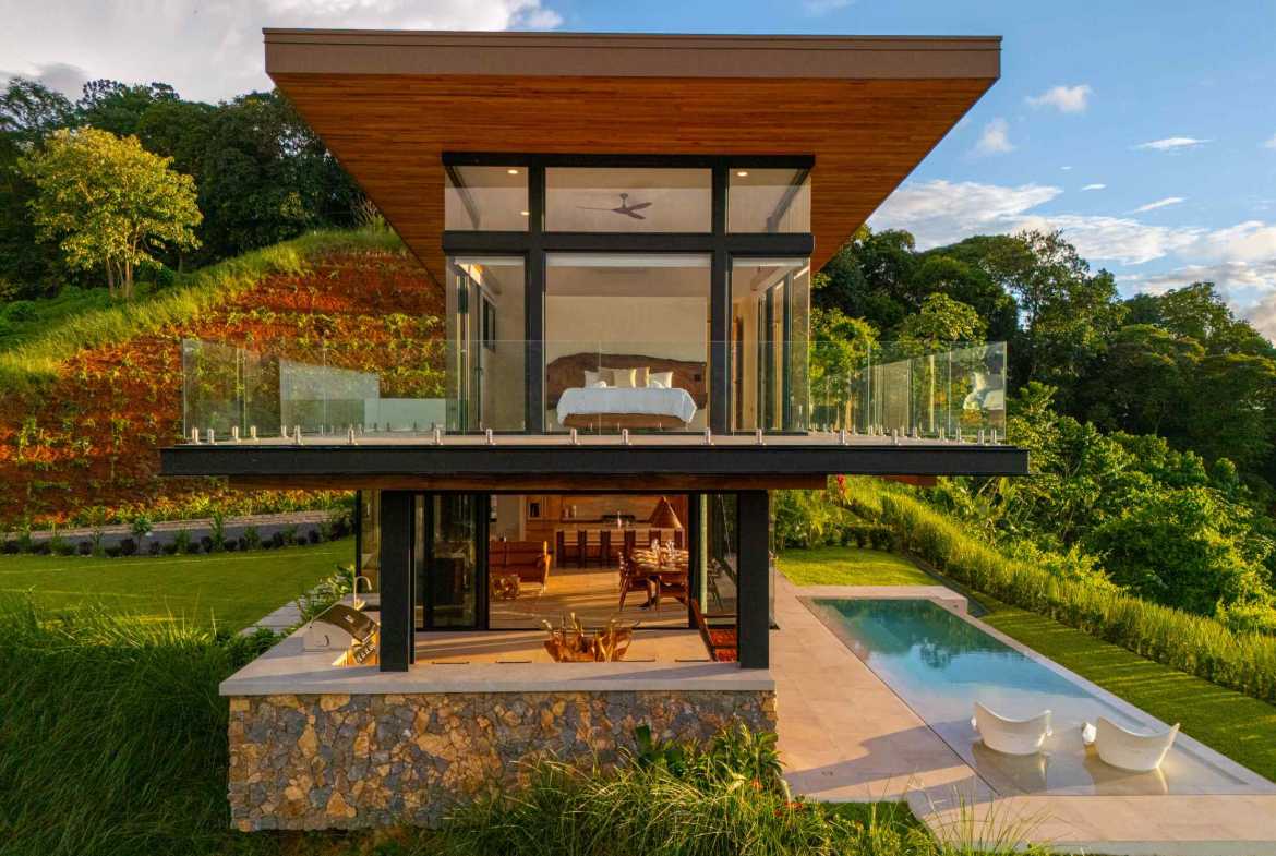 Stunning 4-Bedroom Modern Luxury Home with Ocean Views & Pool in Ojochal Costa Rica photo 7