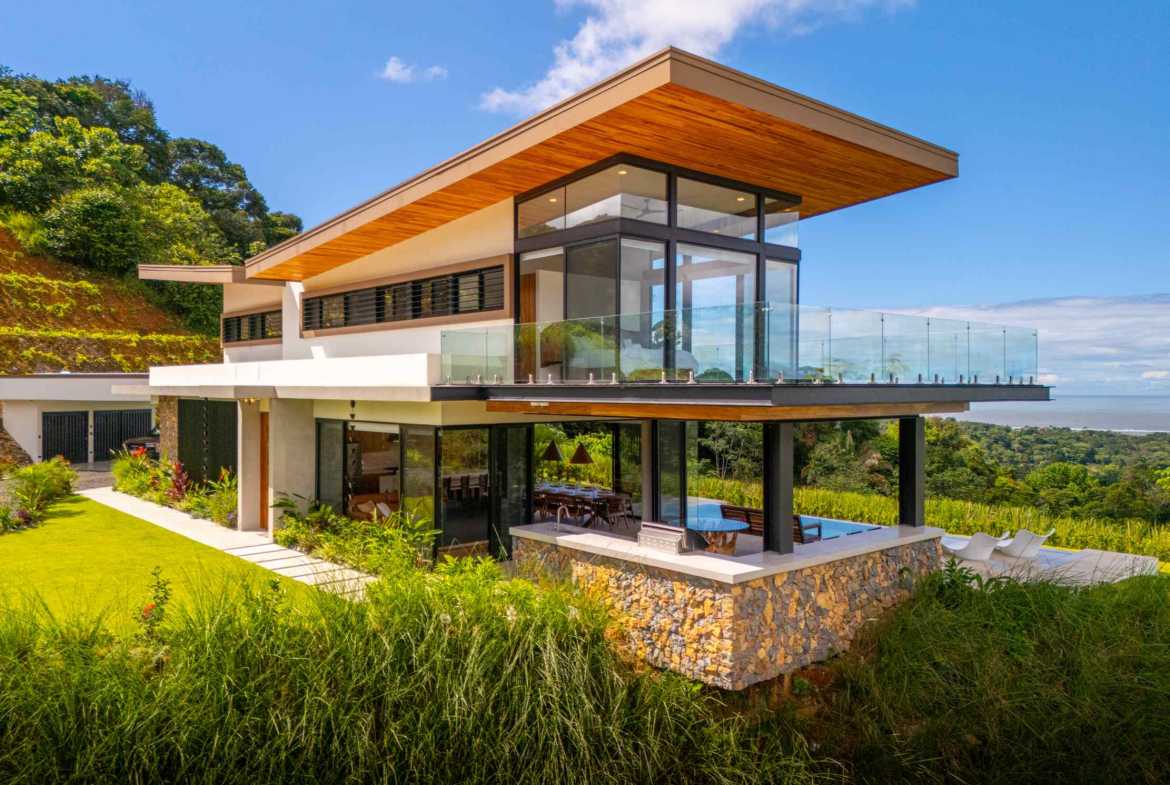 Stunning 4-Bedroom Modern Luxury Home with Ocean Views & Pool in Ojochal Costa Rica photo 4