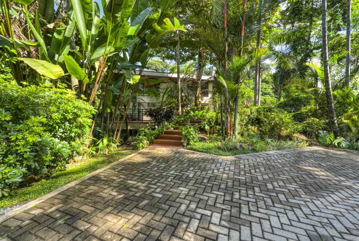 3-Bedroom Jungle Villa with Ocean Views & Private Pool, photo 6 of 24