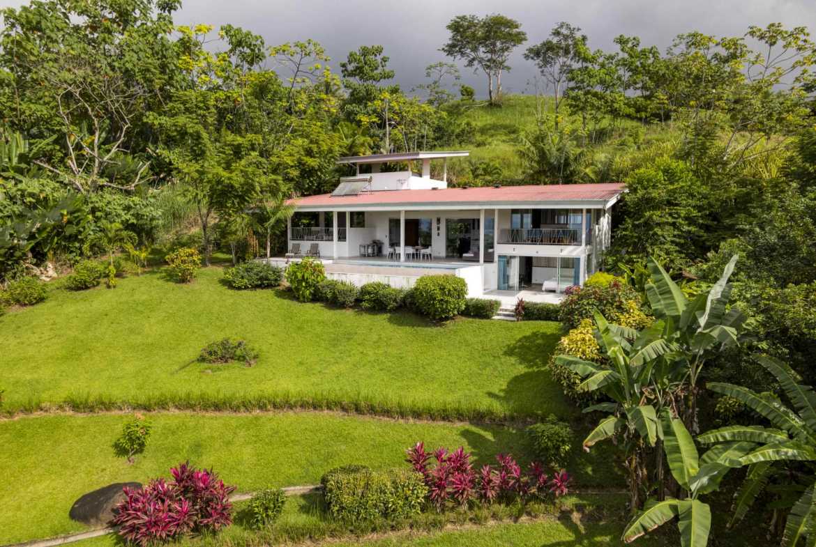 3-Bedroom Villa with Ocean Views & Infinity Pool, photo 21 of 24