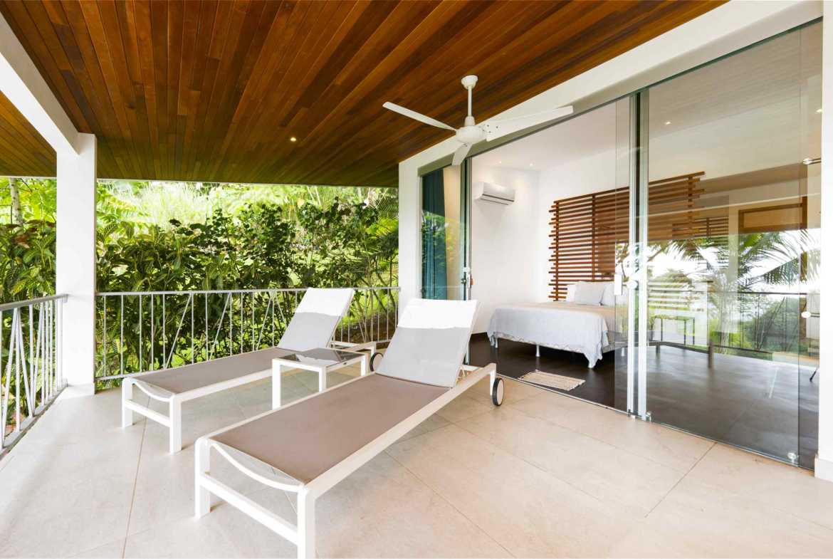 3-Bedroom Villa with Ocean Views & Infinity Pool, photo 18 of 24