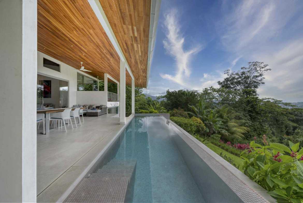3-Bedroom Villa with Ocean Views & Infinity Pool, photo 10 of 24