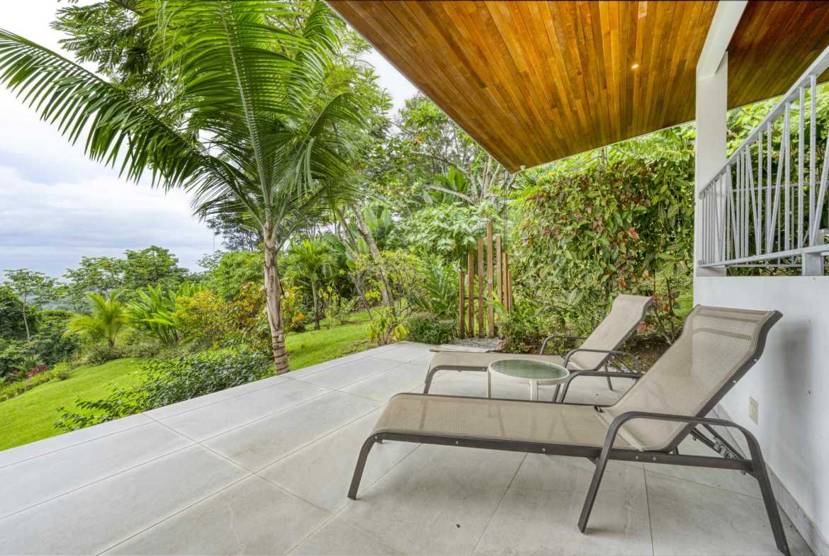 3-Bedroom Villa with Ocean Views & Infinity Pool, photo 9 of 24