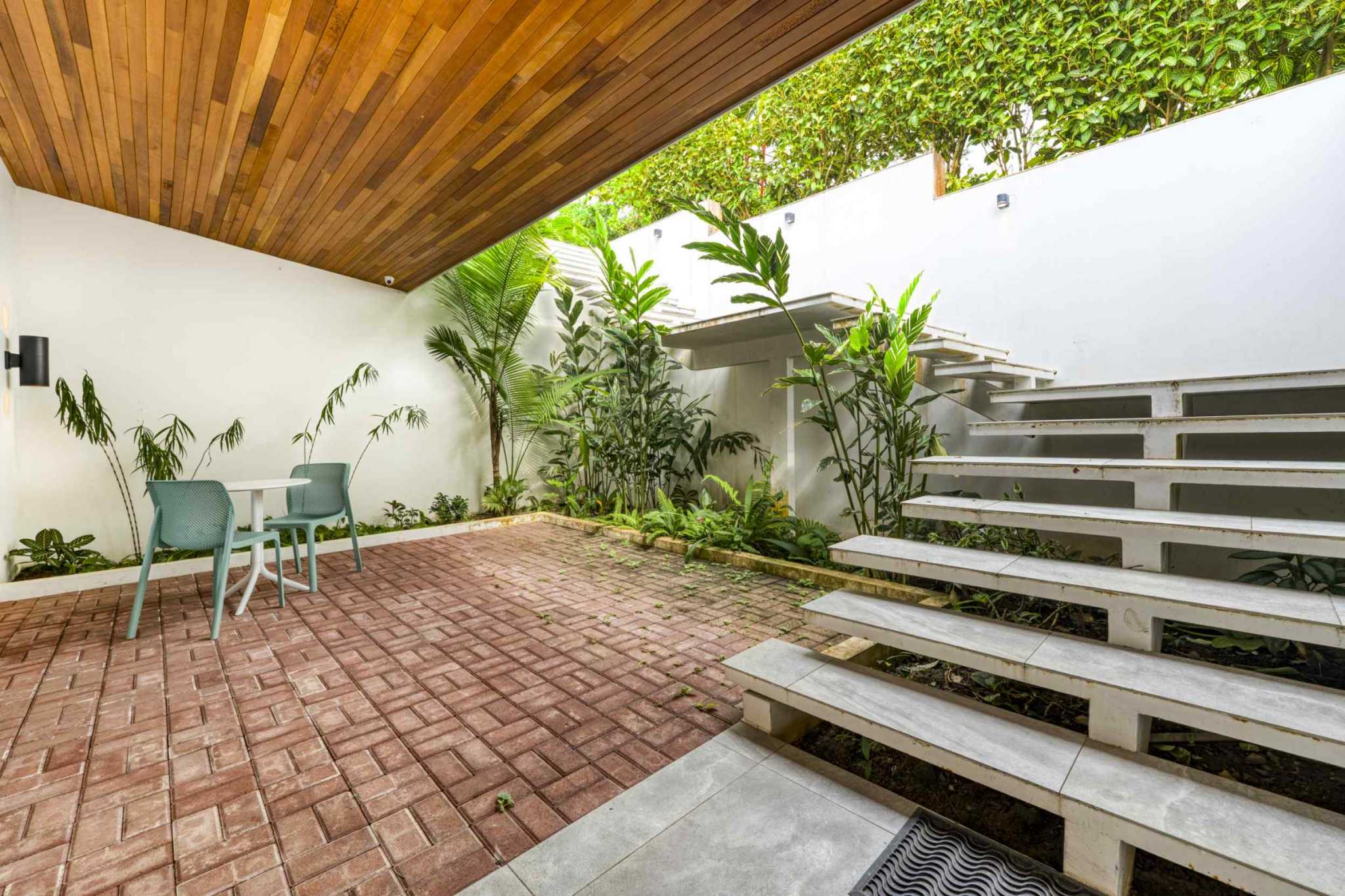 57692-4 Stunning 3-Bedroom Villa with Ocean Views & Infinity Pool in Ojochal Costa Rica