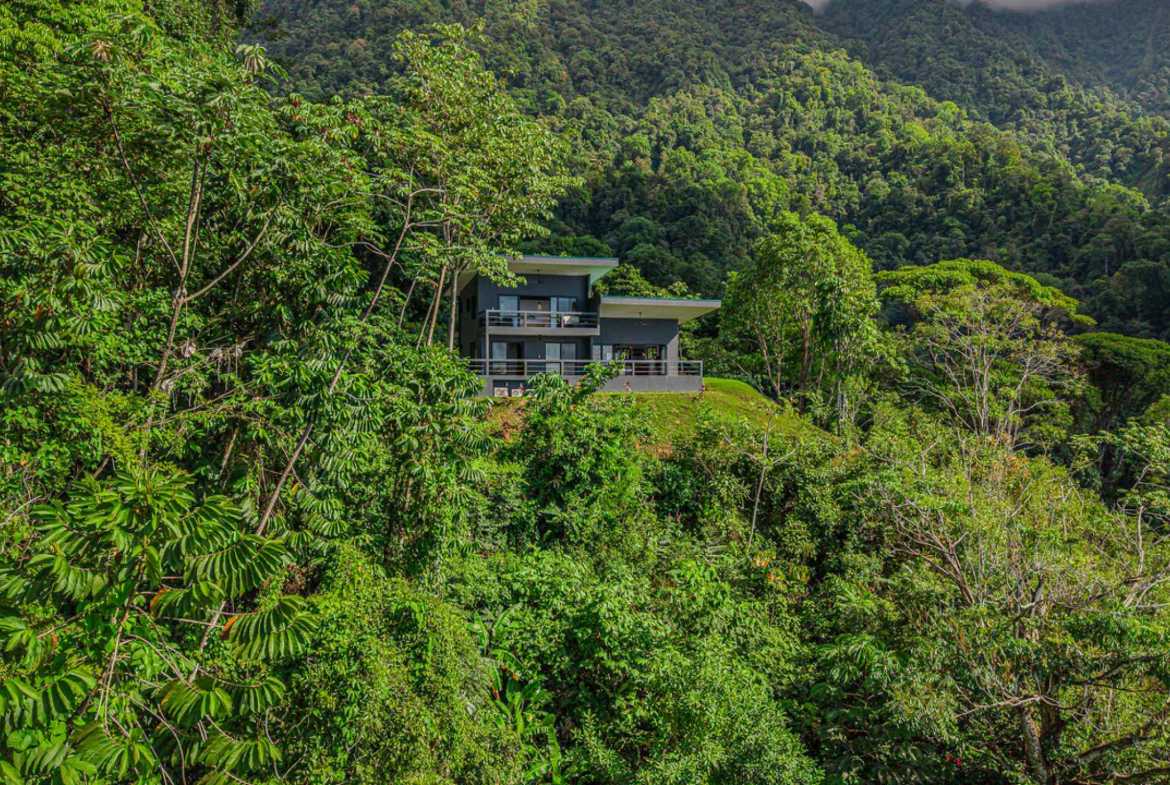 Luxury 3-Bedroom Home with Ocean Views & Private Pool in Ojochal Costa Rica