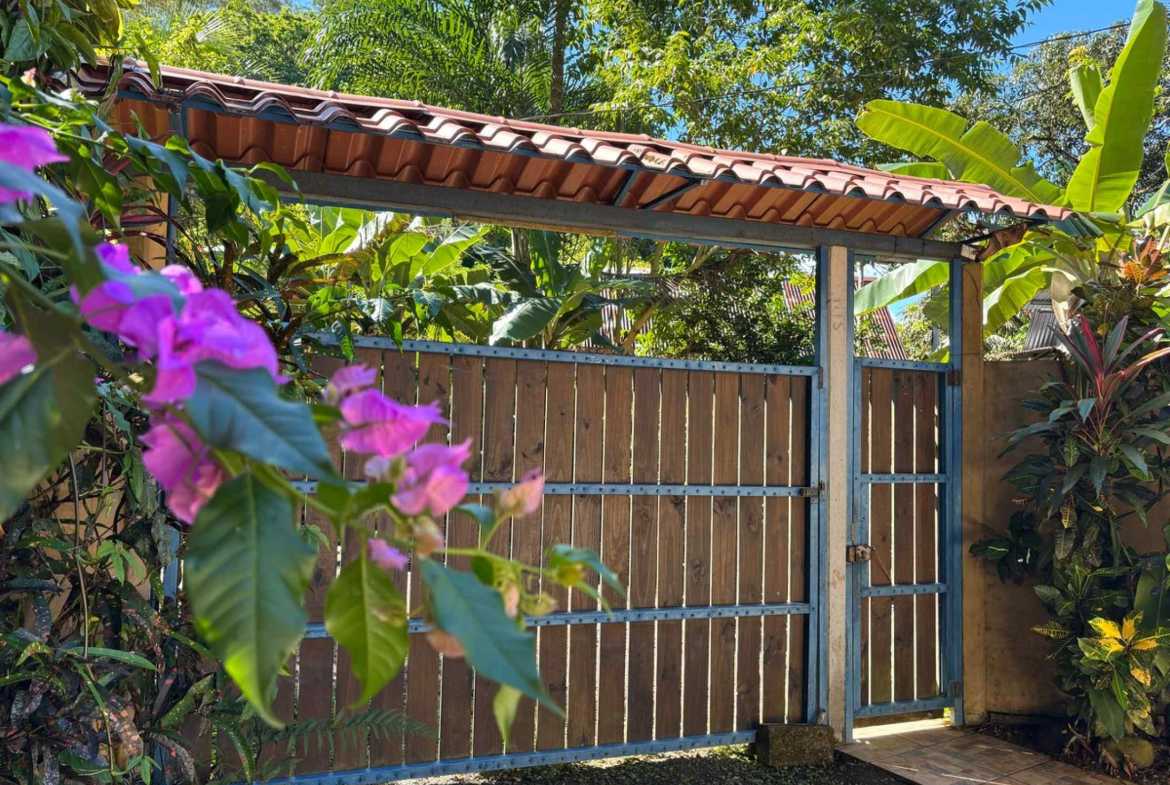 Charming 2-Bedroom Home with River Views & Dip Pool in Dominical Costa Rica photo 5