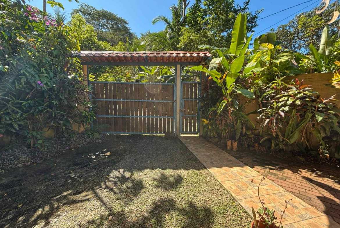 Charming 2-Bedroom Home with River Views & Dip Pool in Dominical Costa Rica photo 3