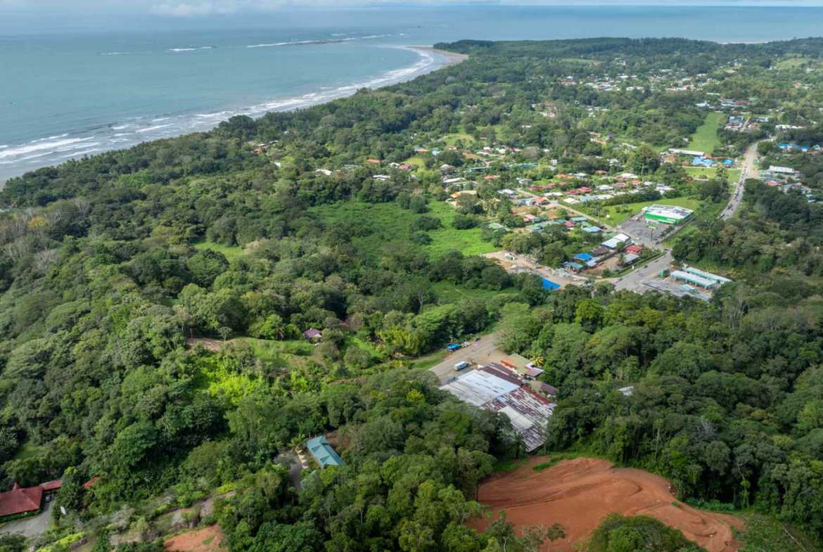 Exclusive 12-Bedroom Hotel with Ocean Views & Pool, photo 9 of 24