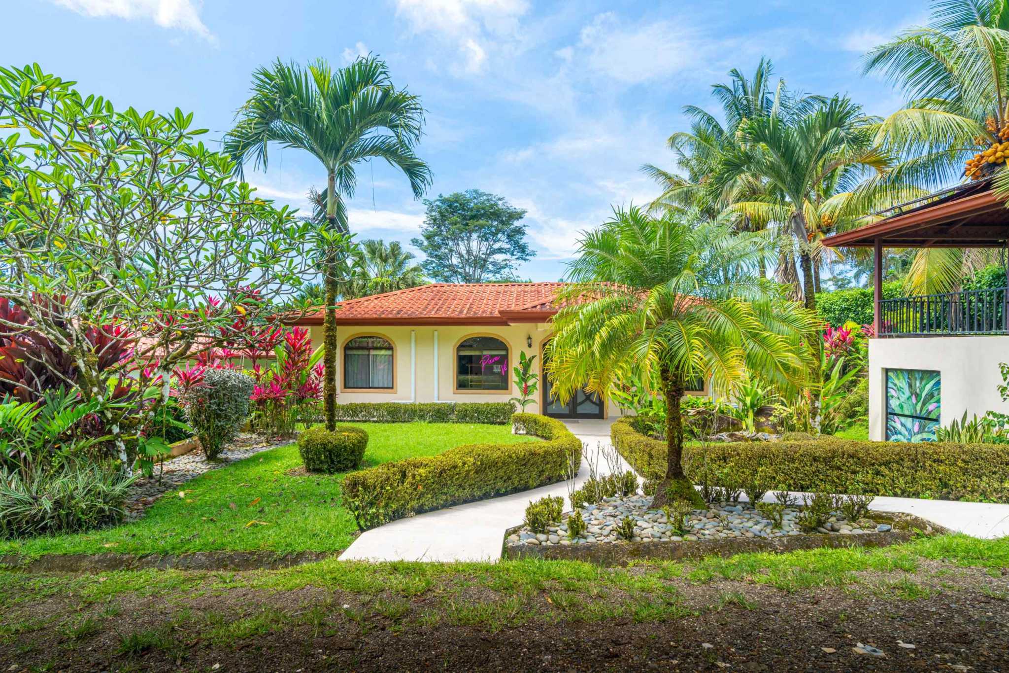 56687-5 Modern 3-Bedroom Home with Mountain Views & Private Pool in Ojochal Costa Rica