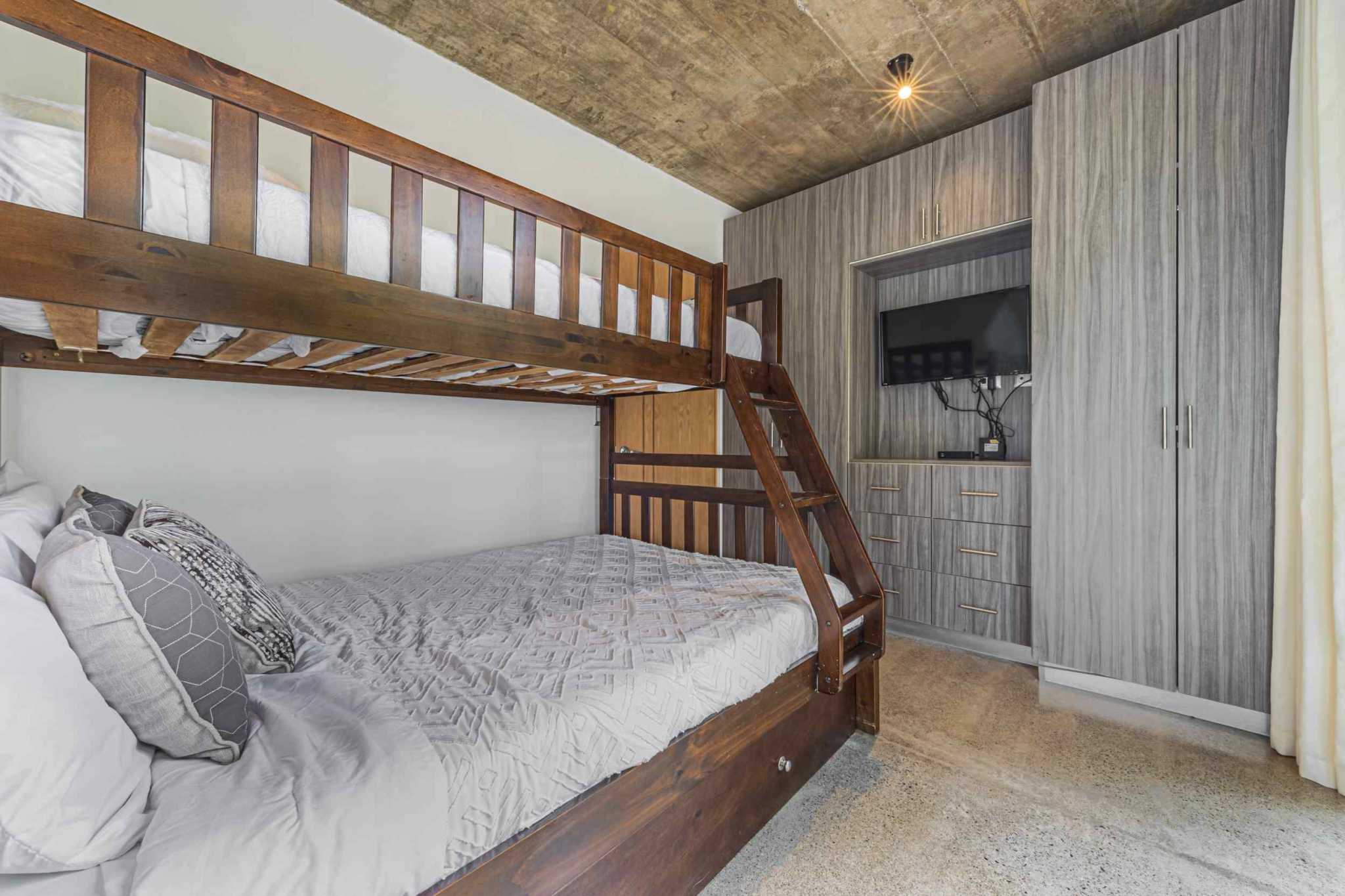 56567-23 Modern 3-Bedroom Villa with Infinity Pool & Ocean Access in Uvita Costa Rica