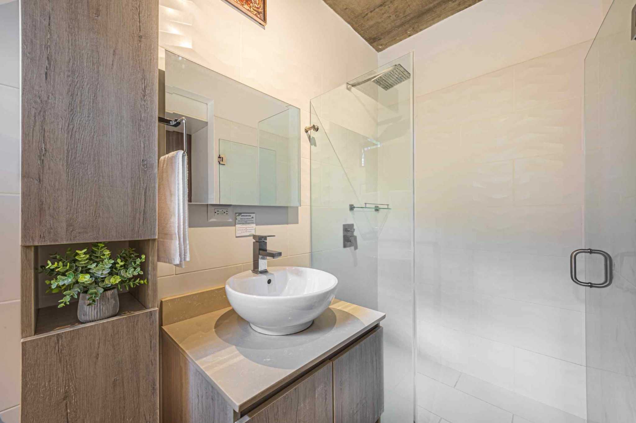 56567-19 Modern 3-Bedroom Villa with Infinity Pool & Ocean Access in Uvita Costa Rica