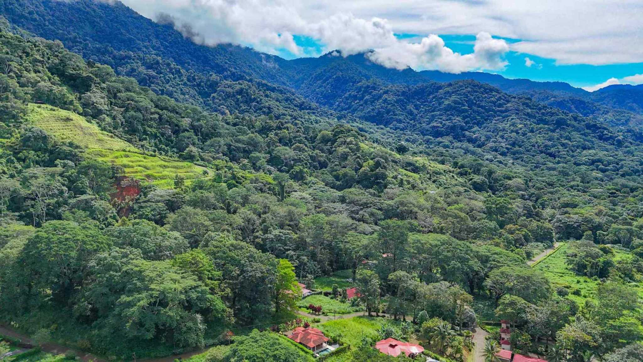 55858-10 Building Lot with Legal Water in Ojochal Costa Rica