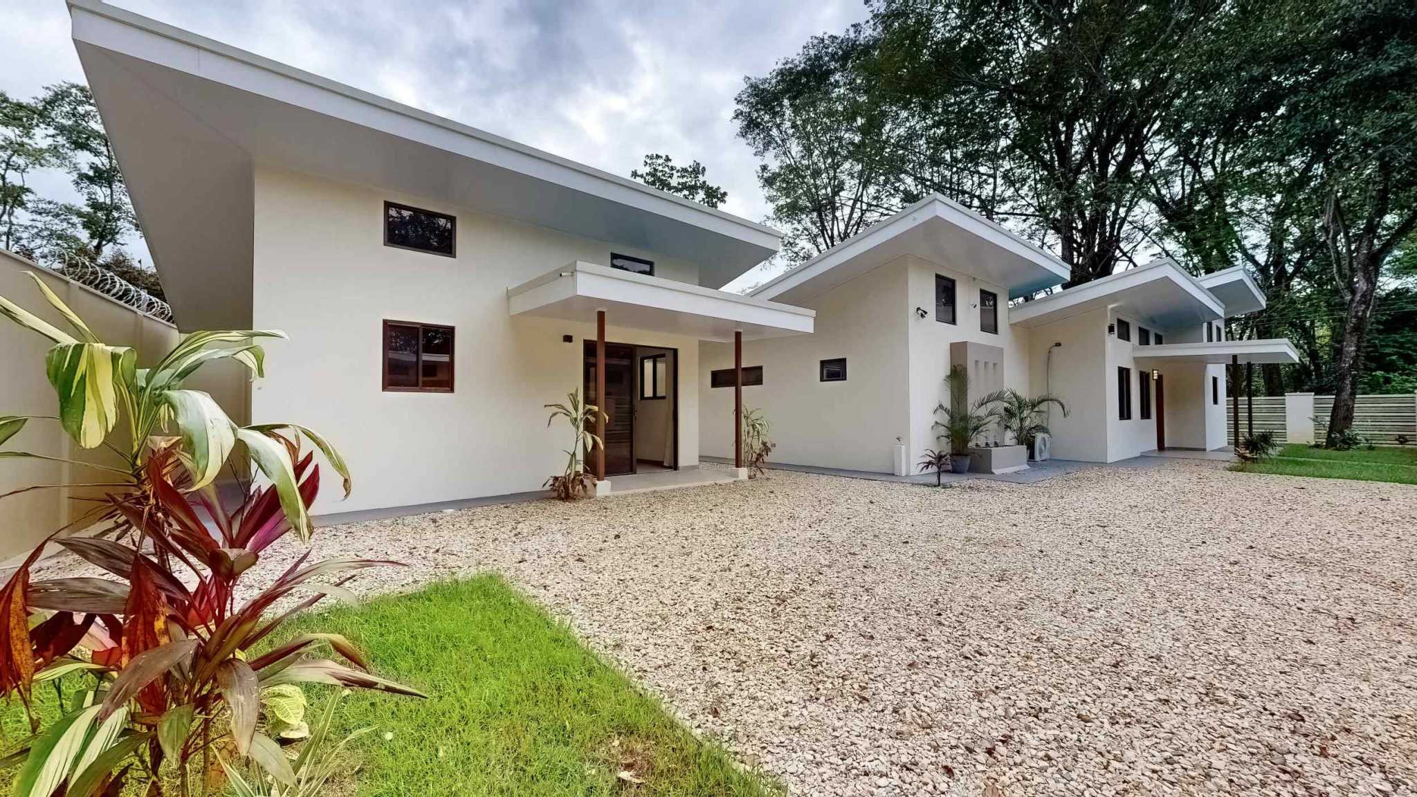 55819-21 Modern 3-Bedroom Home with Pool & Studio in Uvita Costa Rica