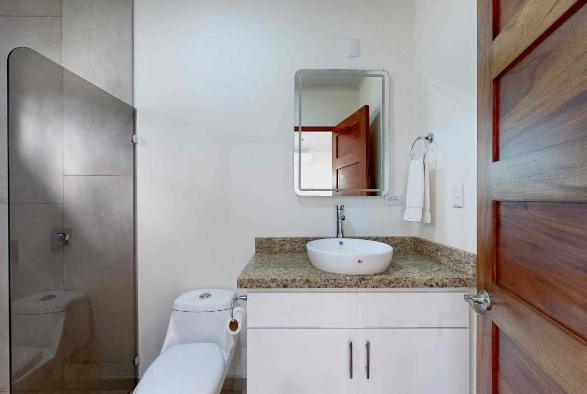 Modern 3-Bedroom Home with Pool & Studio, photo 19 of 24