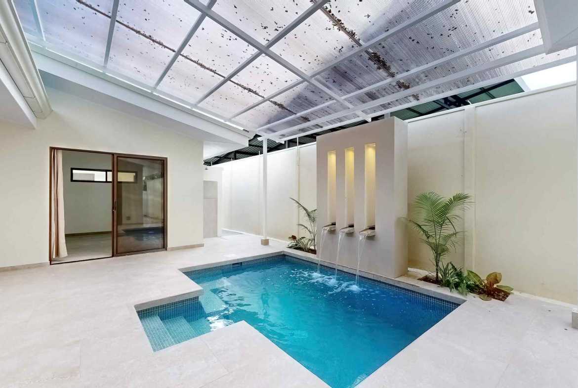 Modern 3-Bedroom Home with Pool & Studio, photo 18 of 24