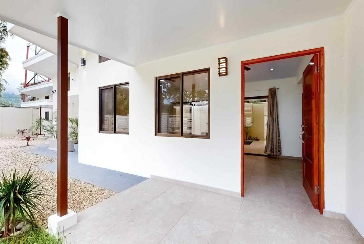 Modern 3-Bedroom Home with Pool & Studio, photo 16 of 24