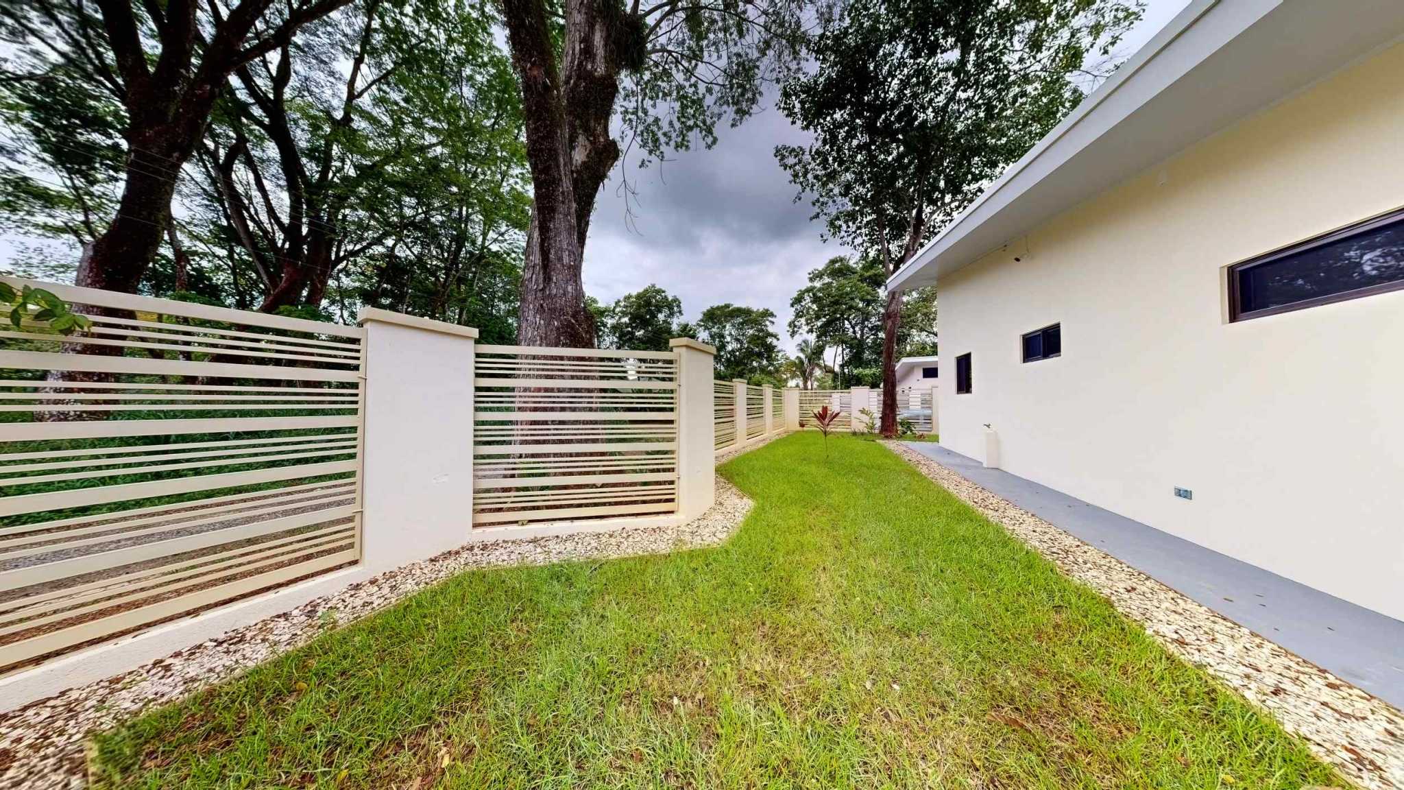 55819-15 Modern 3-Bedroom Home with Pool & Studio in Uvita Costa Rica