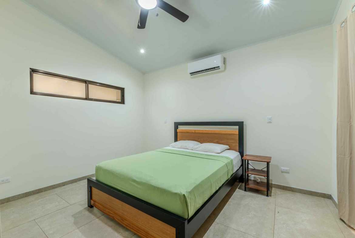 Modern 3-Bedroom Home with Pool & Studio, photo 10 of 24