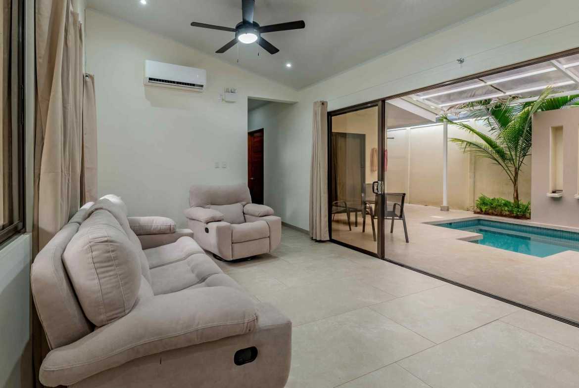 Modern 3-Bedroom Home with Pool & Studio, photo 7 of 24