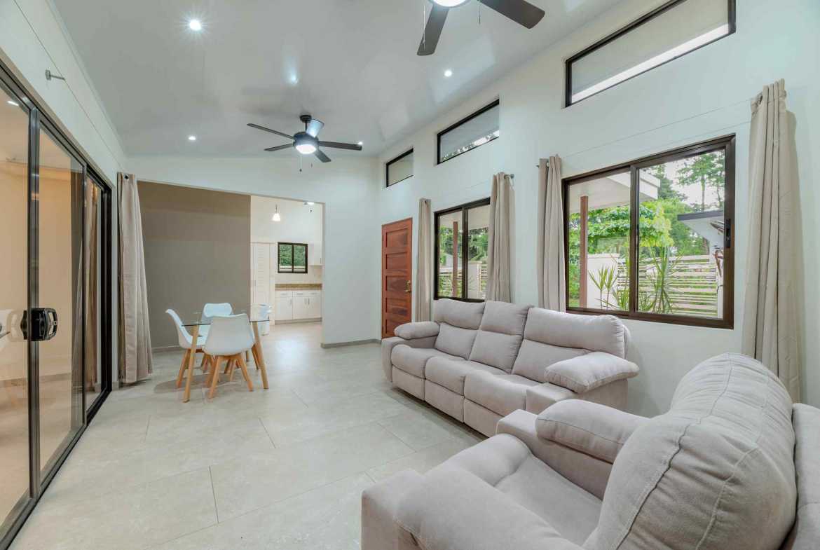 Modern 3-Bedroom Home with Pool & Studio, photo 6 of 24