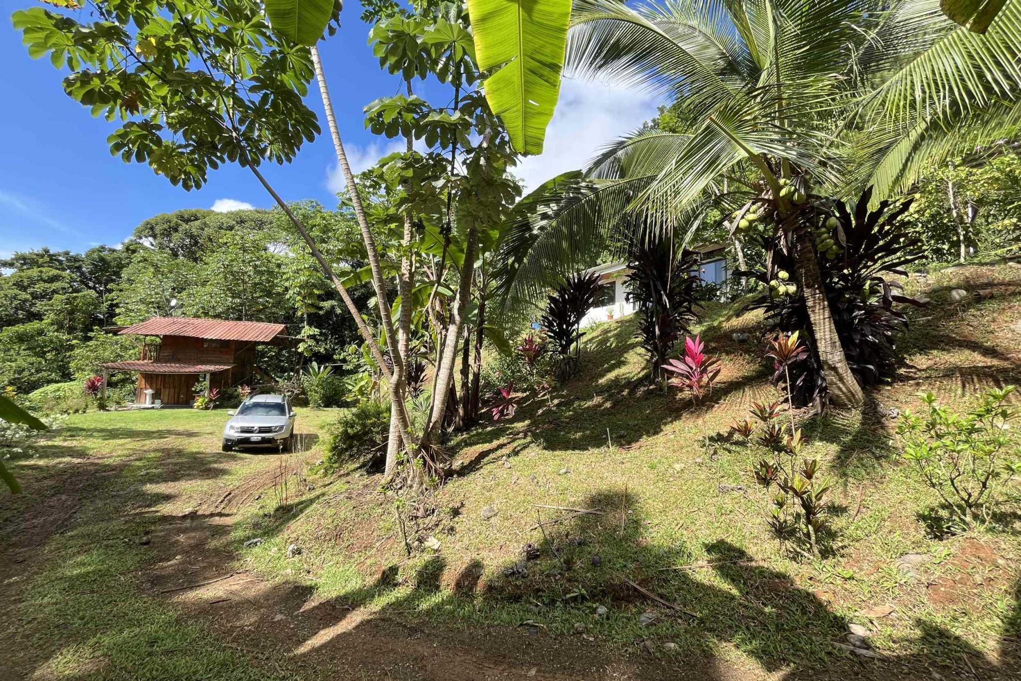 Charming 3-Bedroom Mountain Home with Views & Guest Cabin in Tres Rios Costa Rica