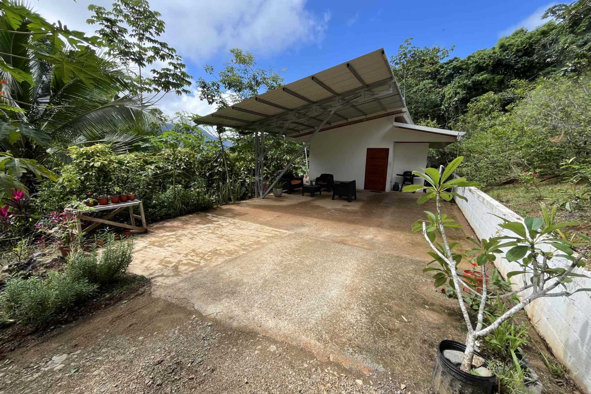 Charming 3-Bedroom Mountain Home with Views & Guest Cabin in Tres Rios Costa Rica