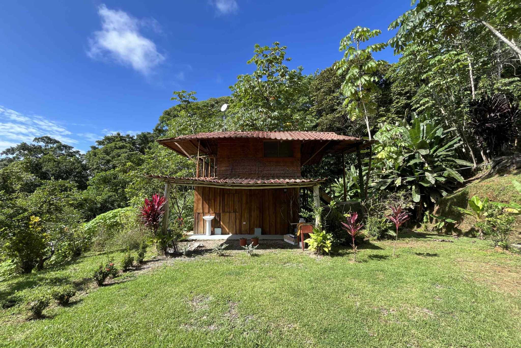 Charming 3-Bedroom Mountain Home with Views & Guest Cabin in Tres Rios Costa Rica