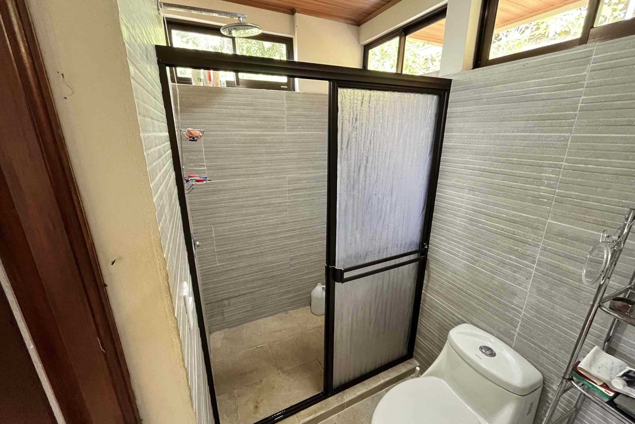 Charming 3-Bedroom Mountain Home with Views & Guest Cabin in Tres Rios Costa Rica