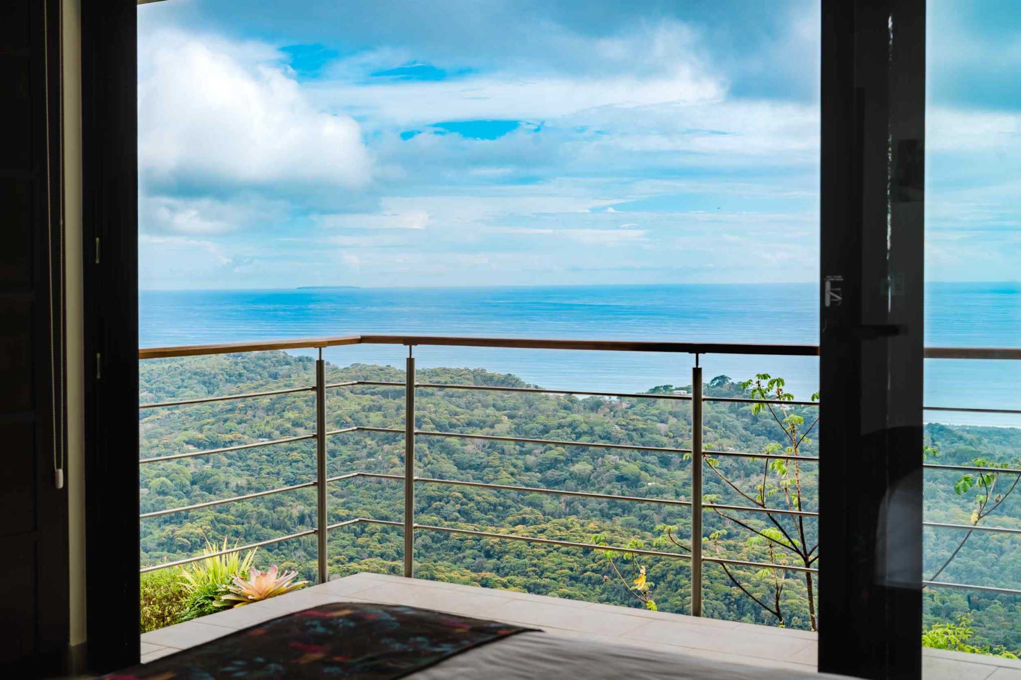 63576-22 Luxury 5-Bedroom Estate with Ocean Views & Infinity Pool in Lagunas Costa Rica
