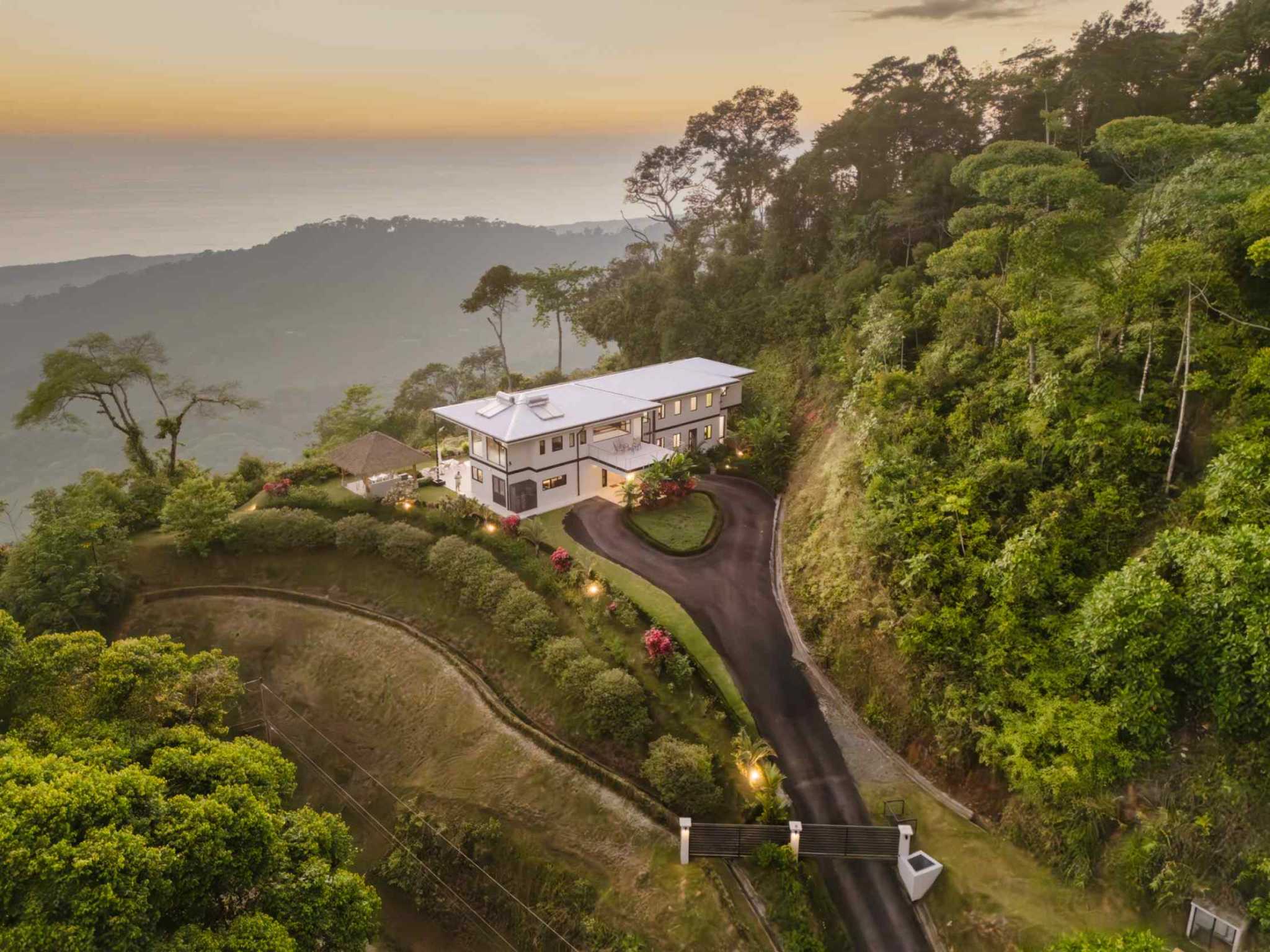 63576-12 Luxury 5-Bedroom Estate with Ocean Views & Infinity Pool in Lagunas Costa Rica