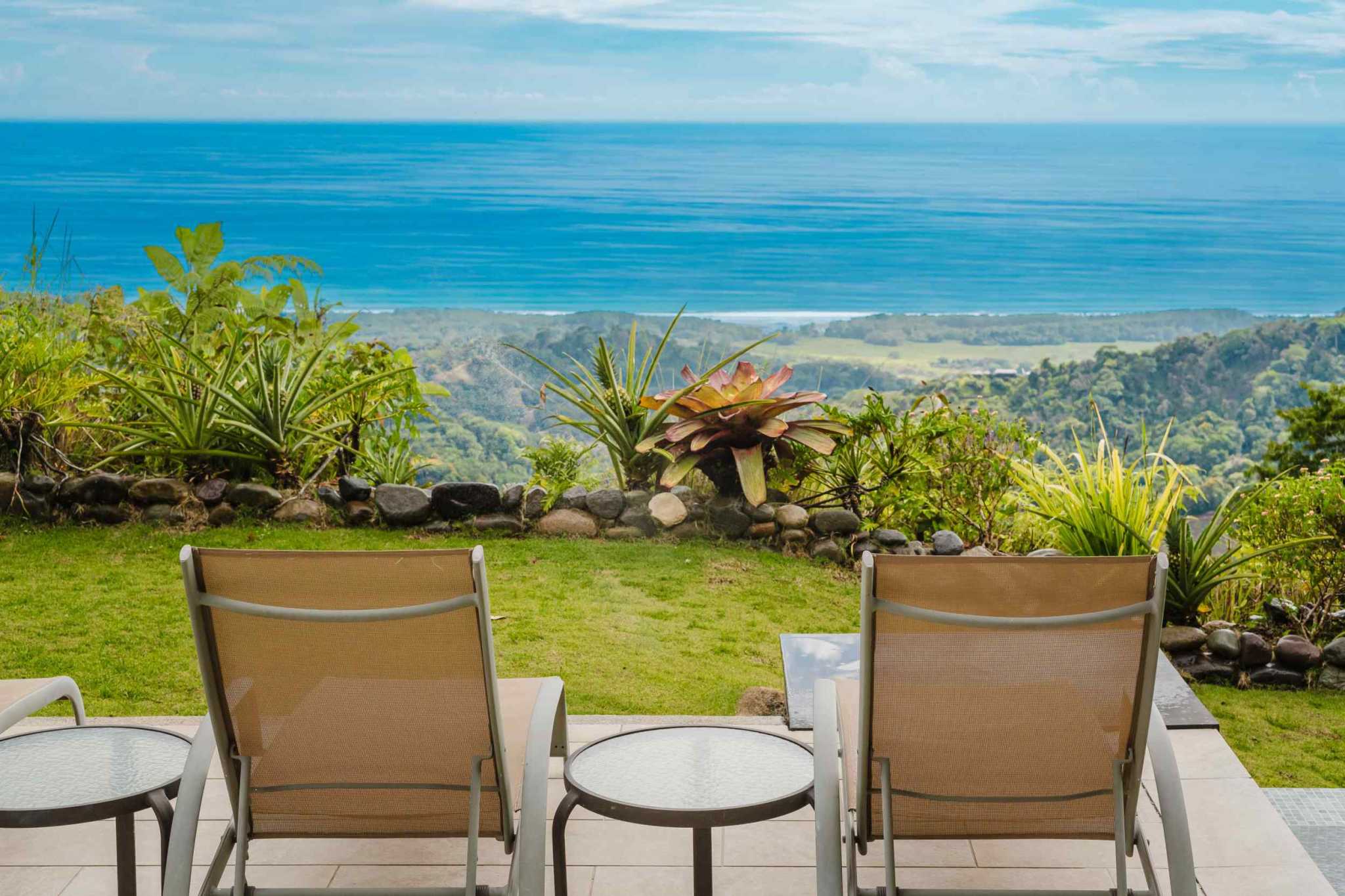 63576-7 Luxury 5-Bedroom Estate with Ocean Views & Infinity Pool in Lagunas Costa Rica