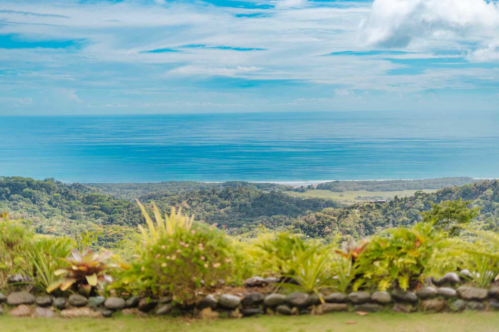 63576-6 Luxury 5-Bedroom Estate with Ocean Views & Infinity Pool in Lagunas Costa Rica