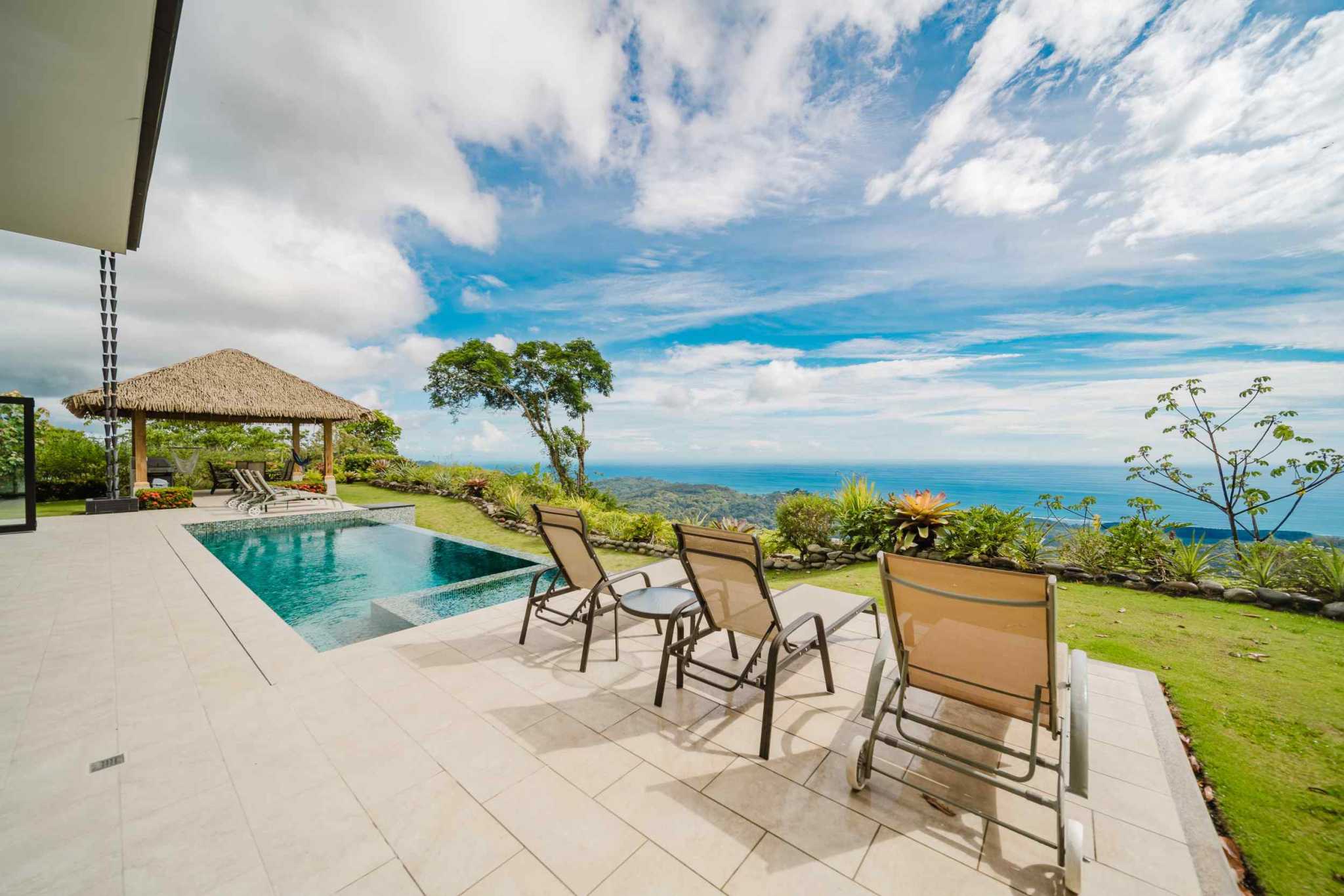 63576-5 Luxury 5-Bedroom Estate with Ocean Views & Infinity Pool in Lagunas Costa Rica
