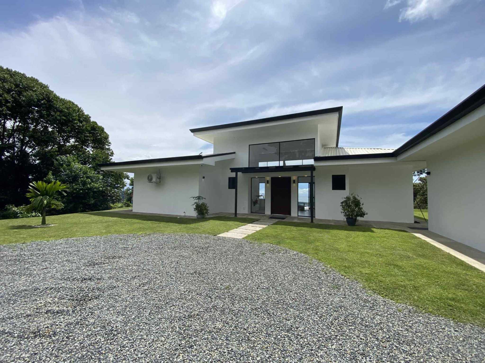 63102-30 Luxury 3-Bedroom Home with Ocean Views & Infinity Pool in Tres Rios Costa Rica
