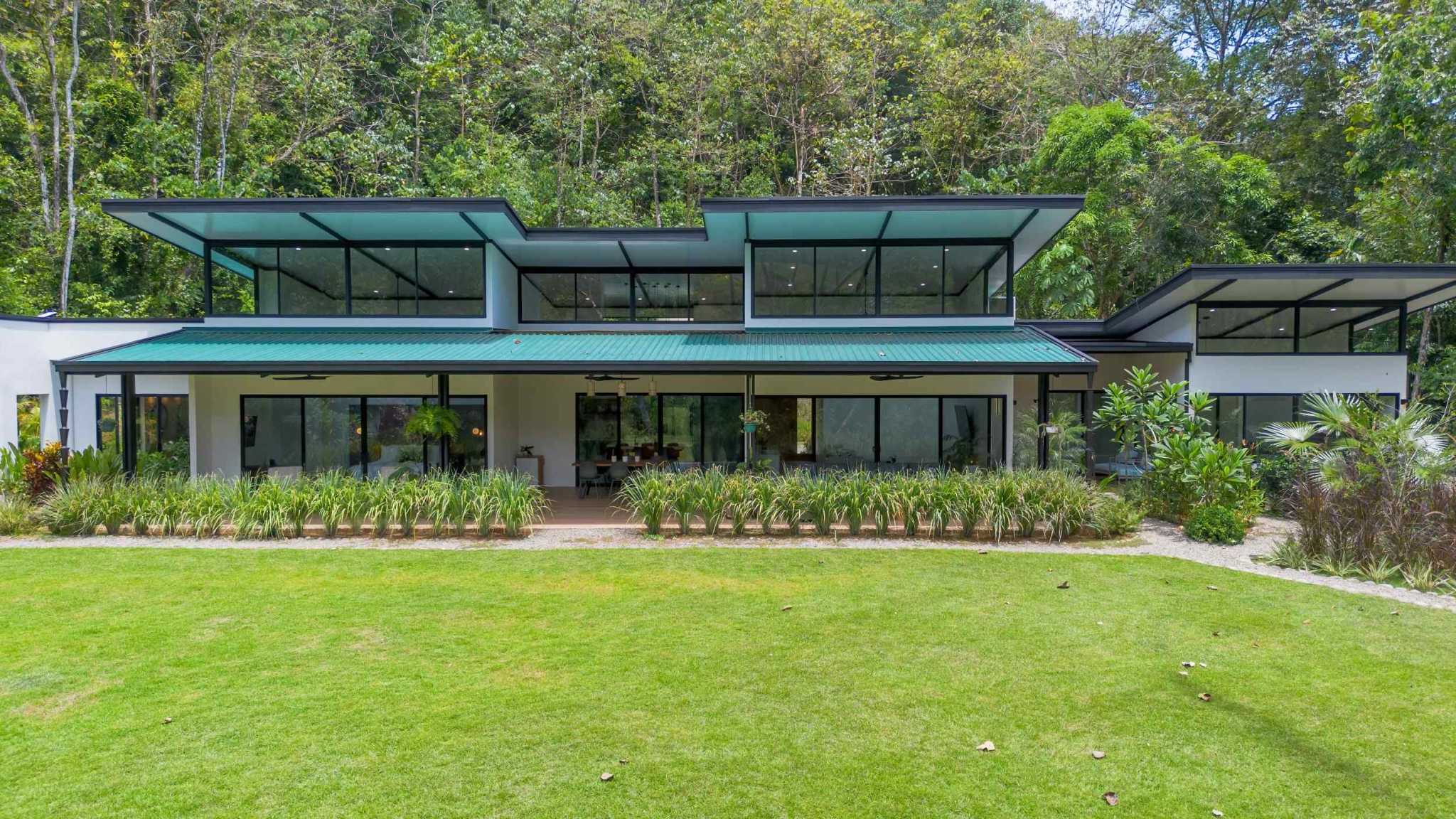 Stunning 3-Bedroom Modern Home with Creek & Mountain Views in Dominical Costa Rica