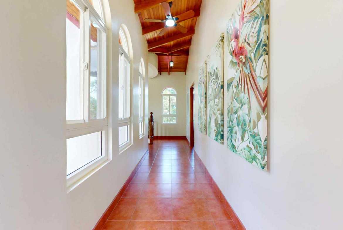 4-Bedroom Estate with Ocean & Mountain Views & Pool, photo 22 of 24