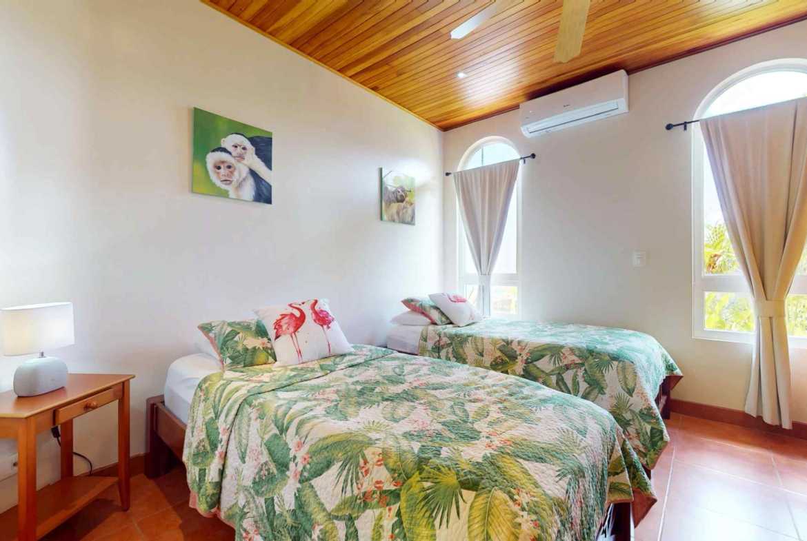 4-Bedroom Estate with Ocean & Mountain Views & Pool, photo 18 of 24