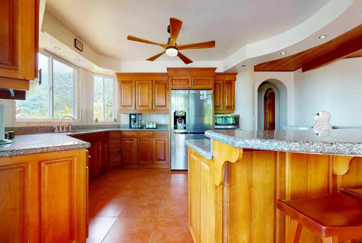 4-Bedroom Estate with Ocean & Mountain Views & Pool, photo 12 of 24