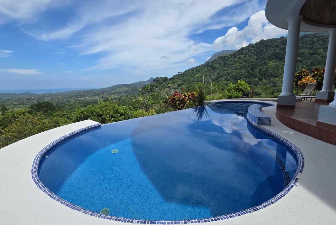 4-Bedroom Estate with Ocean & Mountain Views & Pool, photo 9 of 24