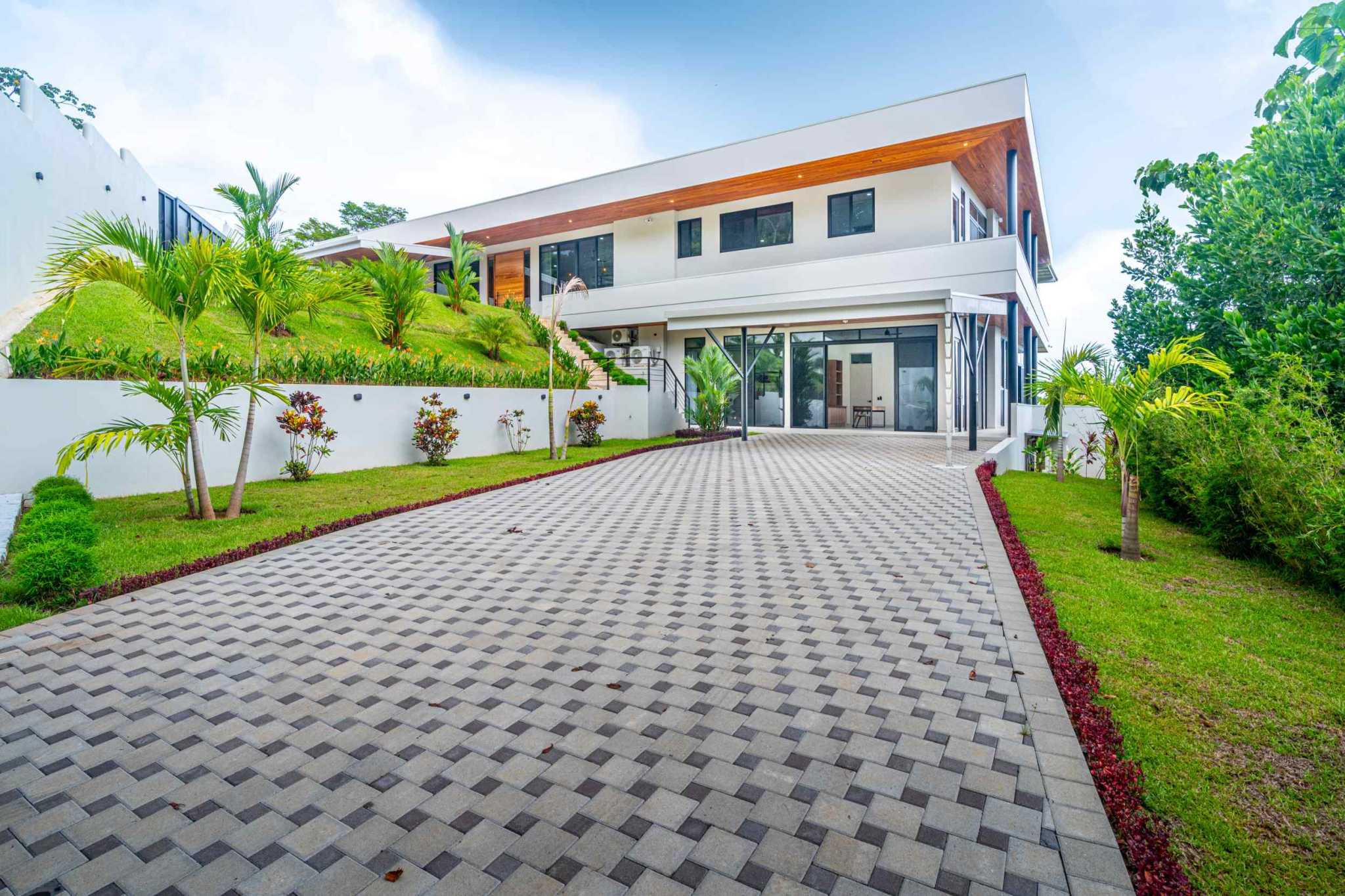 63000-45 Luxury 4-Bedroom Estate with Infinity Pool & Ocean Views in Uvita Costa Rica
