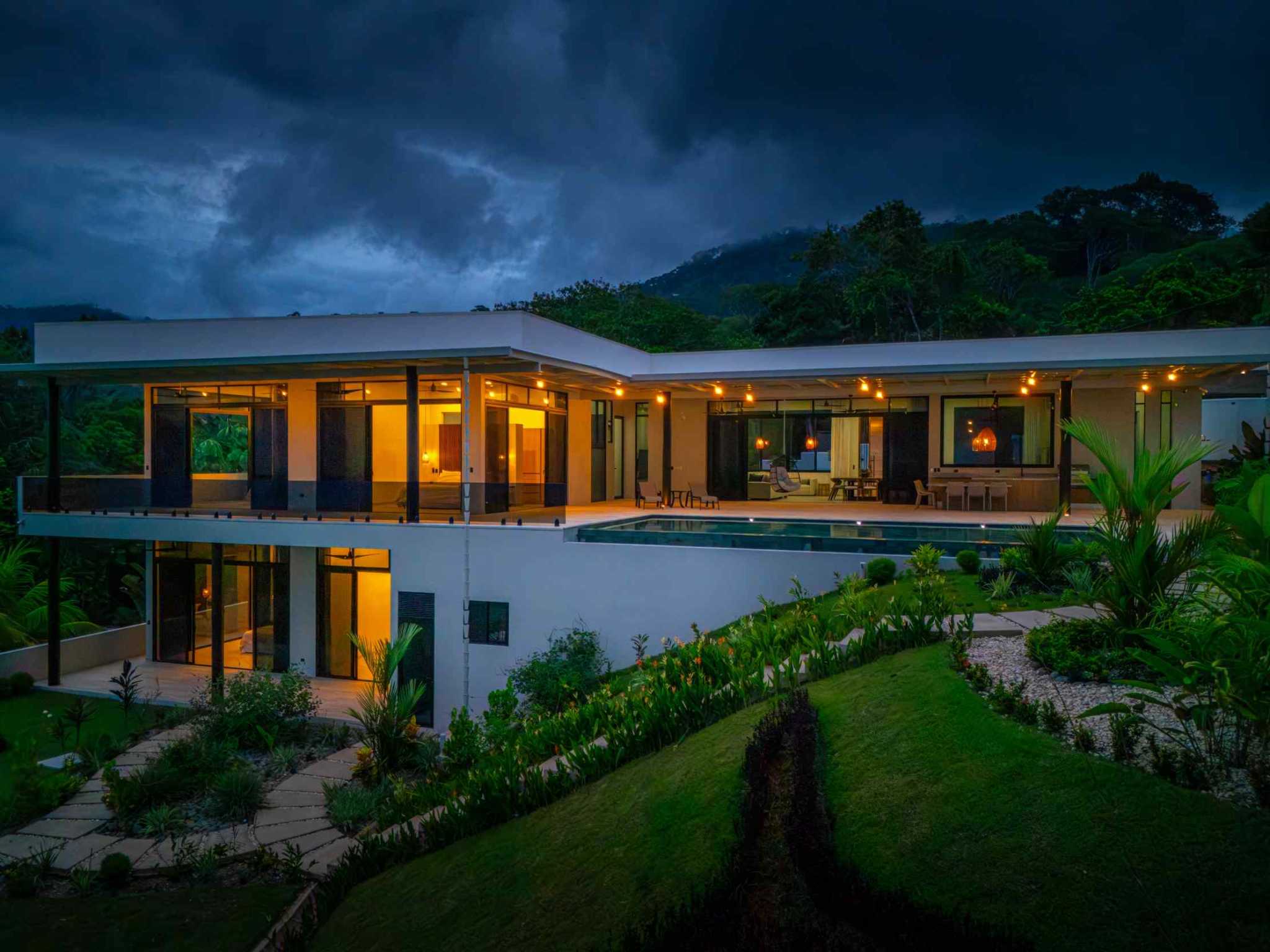 63000-25 Luxury 4-Bedroom Estate with Infinity Pool & Ocean Views in Uvita Costa Rica