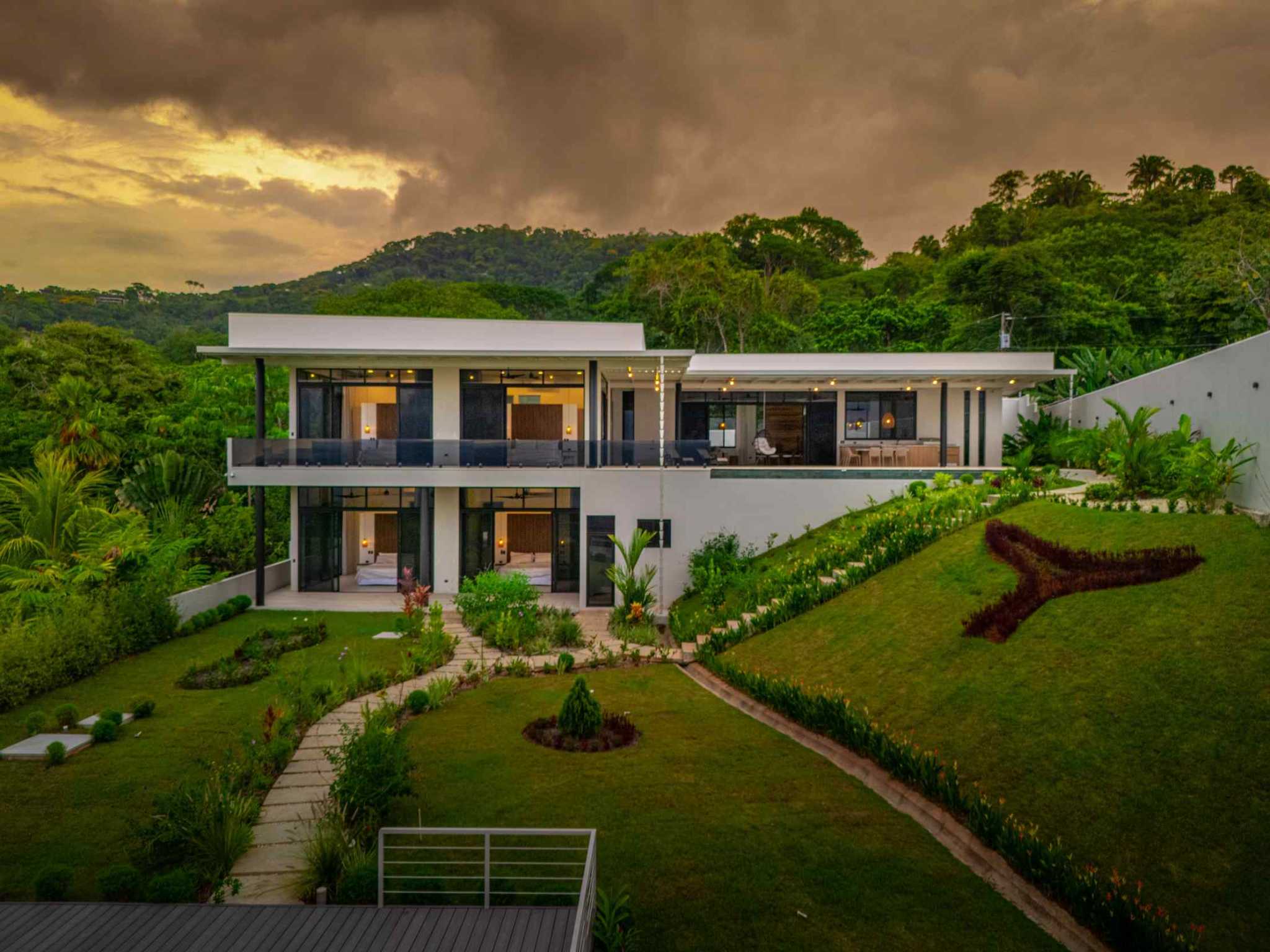 63000-18 Luxury 4-Bedroom Estate with Infinity Pool & Ocean Views in Uvita Costa Rica