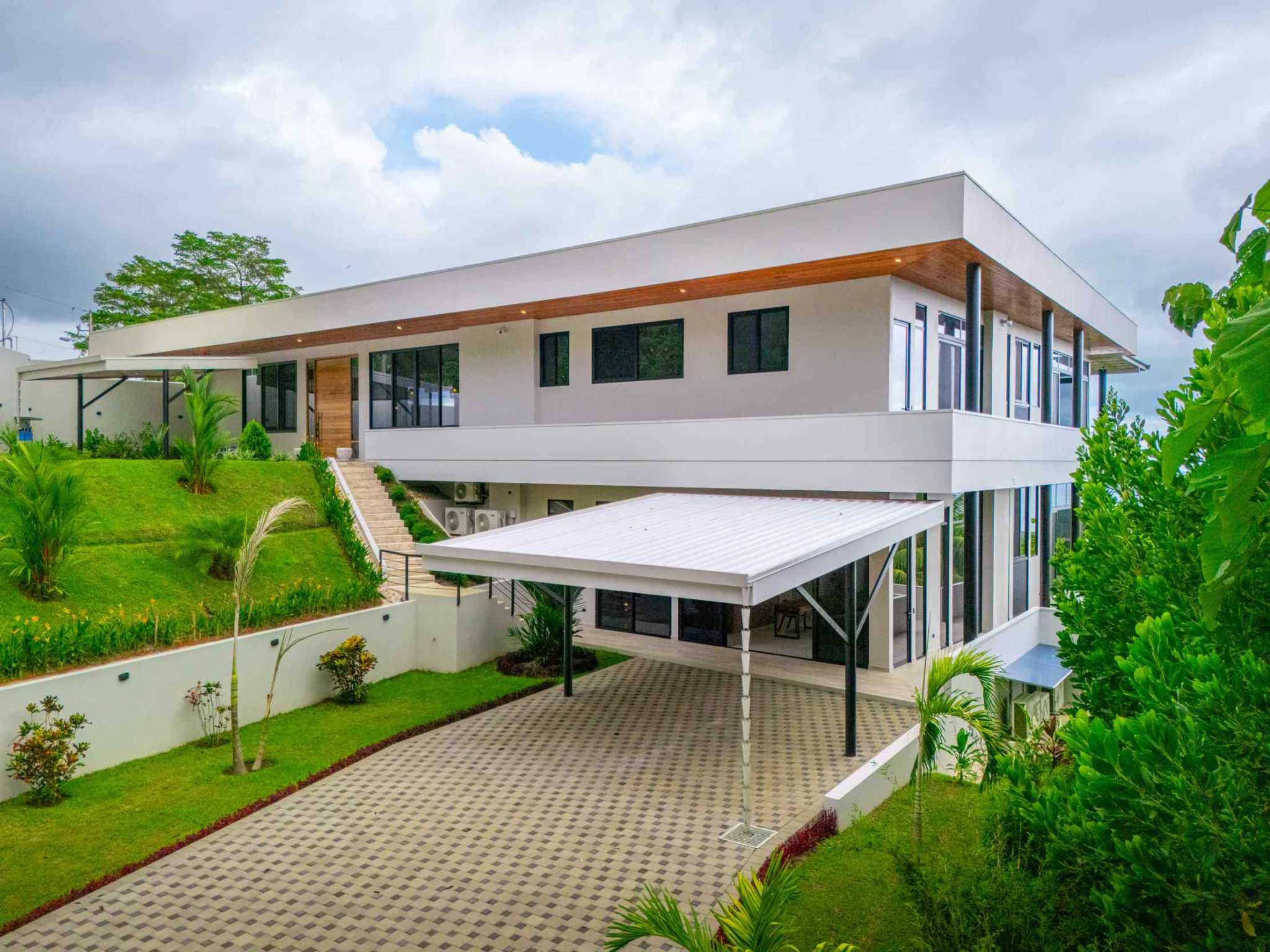 63000-6 Luxury 4-Bedroom Estate with Infinity Pool & Ocean Views in Uvita Costa Rica