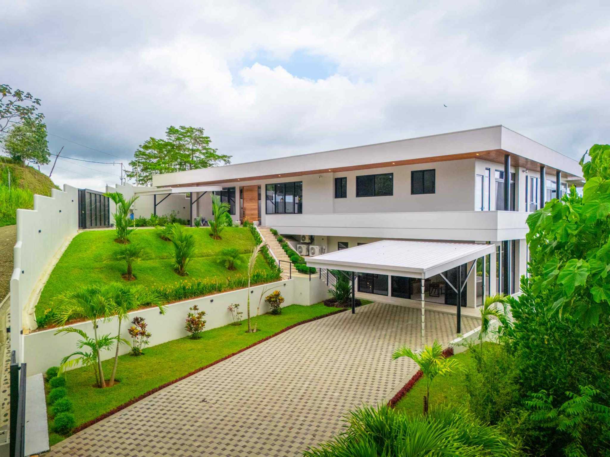 63000-7 Luxury 4-Bedroom Estate with Infinity Pool & Ocean Views in Uvita Costa Rica