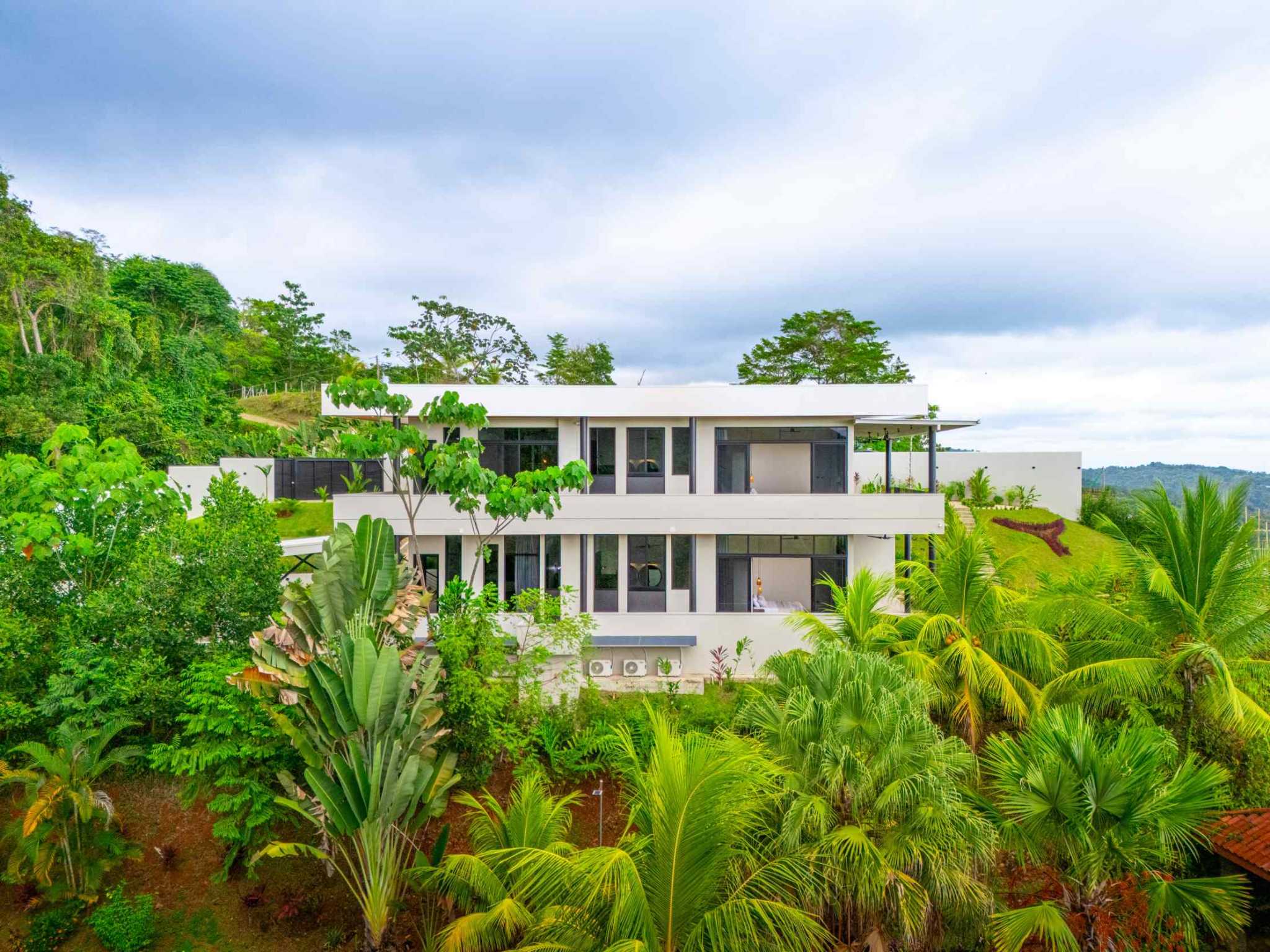 63000-5 Luxury 4-Bedroom Estate with Infinity Pool & Ocean Views in Uvita Costa Rica