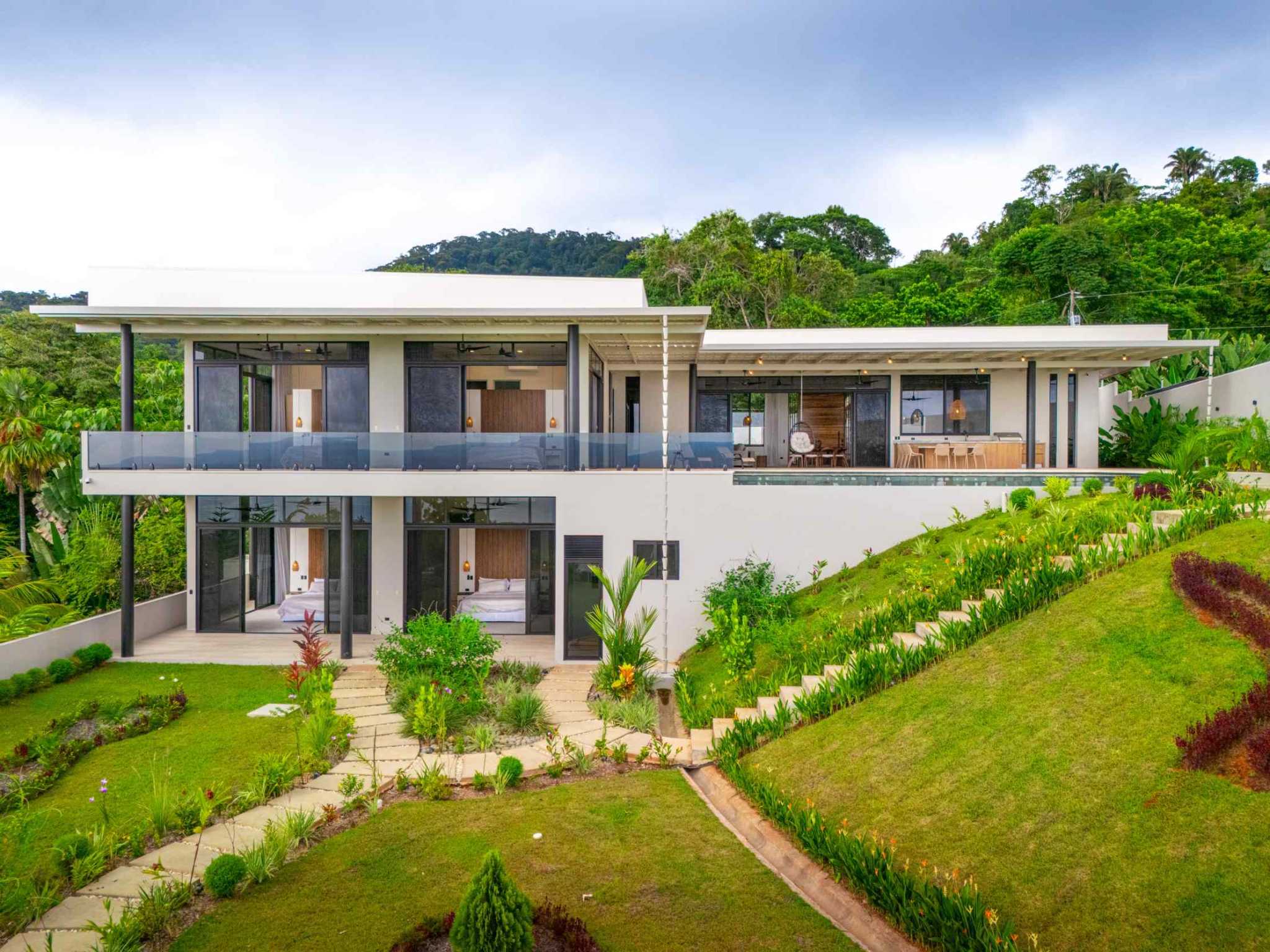 63000-1 Luxury 4-Bedroom Estate with Infinity Pool & Ocean Views in Uvita Costa Rica
