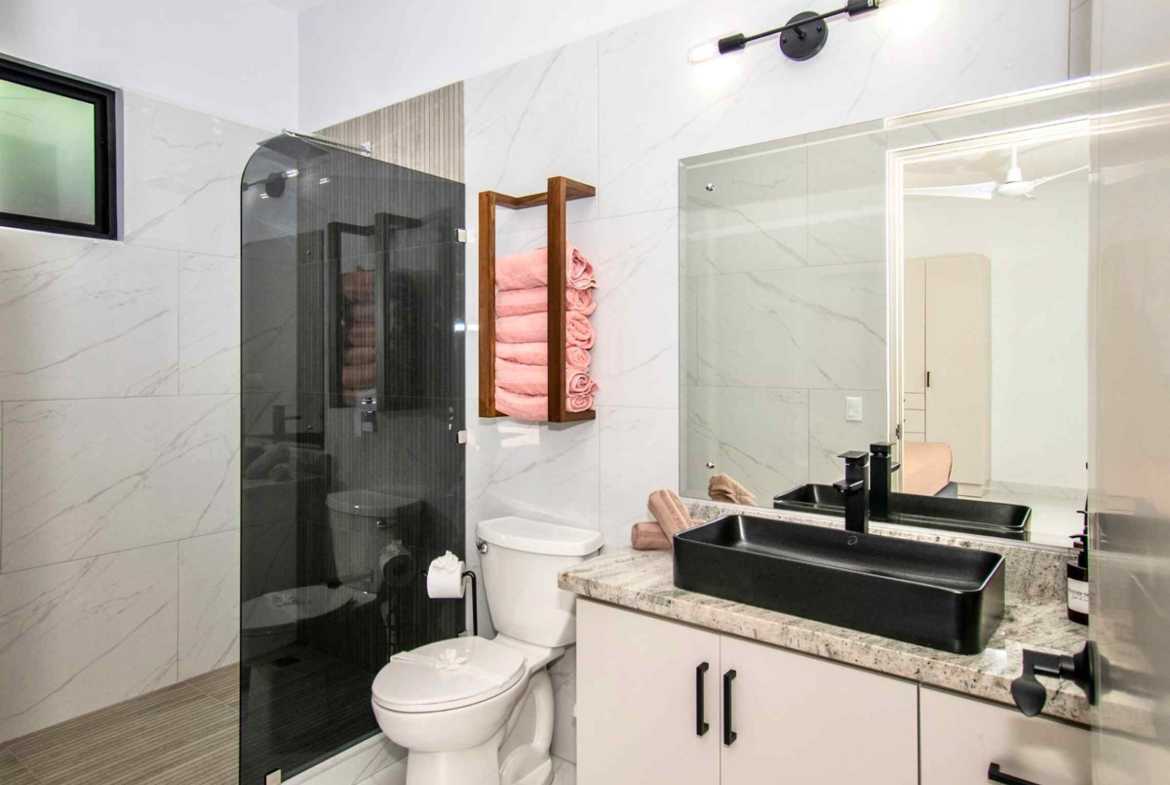 Modern 3-Bedroom Home with Pool & Walk-to-Beach Location, photo 16 of 24