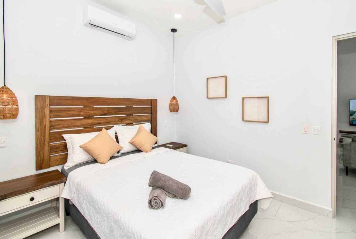 Modern 3-Bedroom Home with Pool & Walk-to-Beach Location, photo 15 of 24